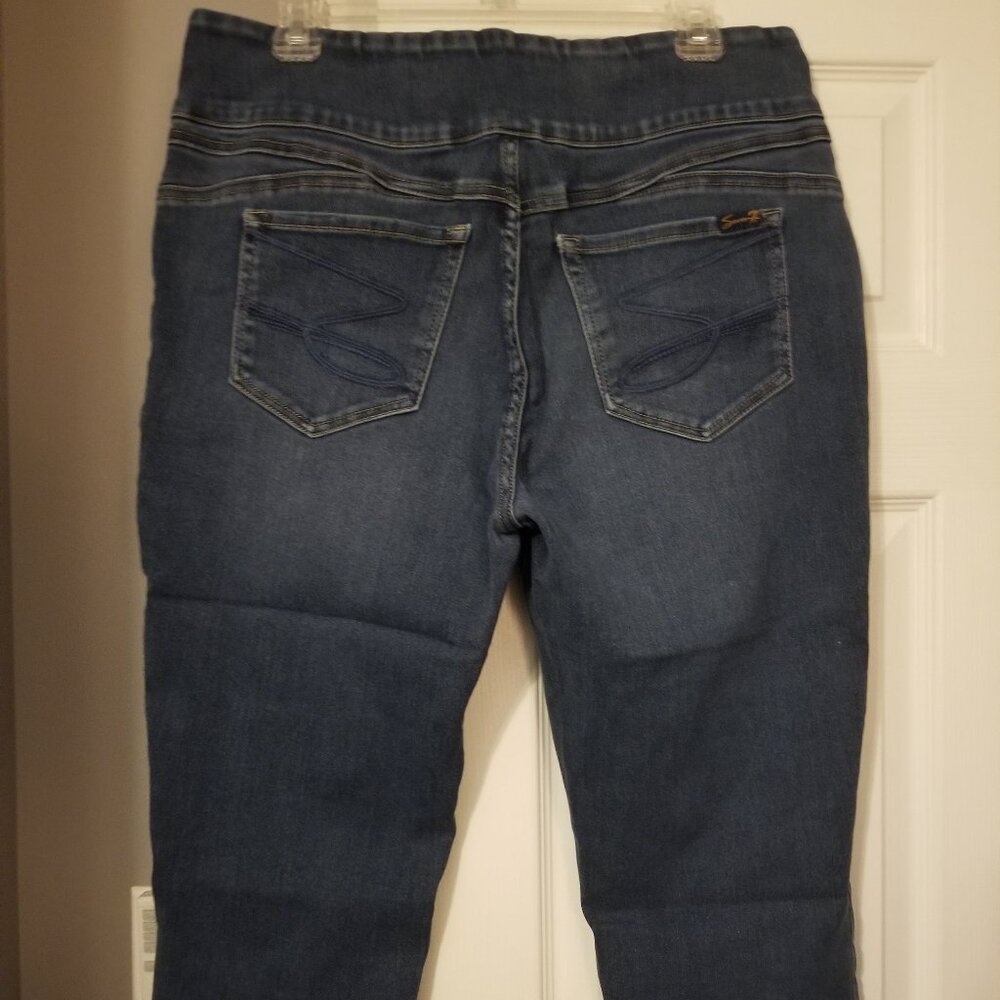 Seven Jeans Old School "S" Rear Pockets Dark Wash Capris Women's Size 16